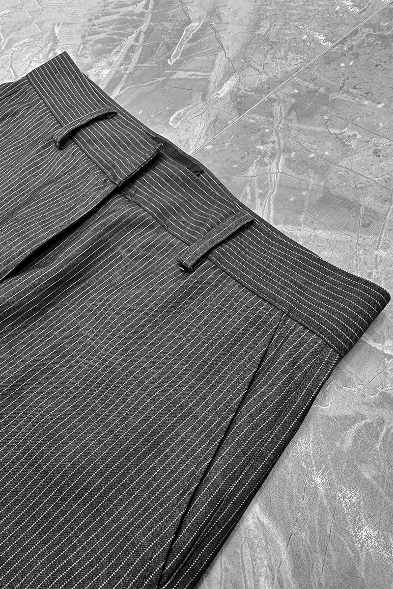 Designer Clothing Женские серые брюки Nenette striped