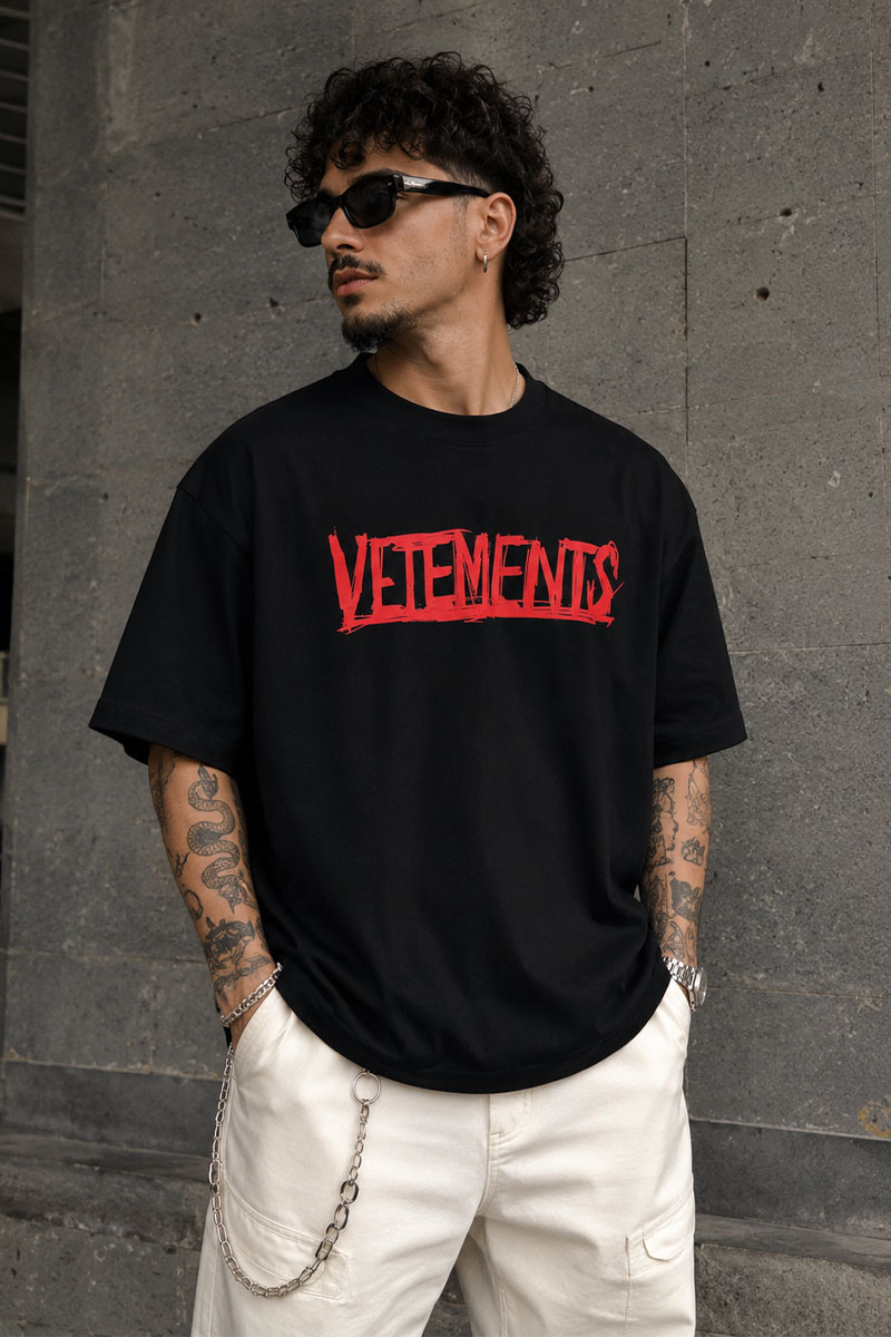 Vetements Чёрная оверсайз футболка world tour 