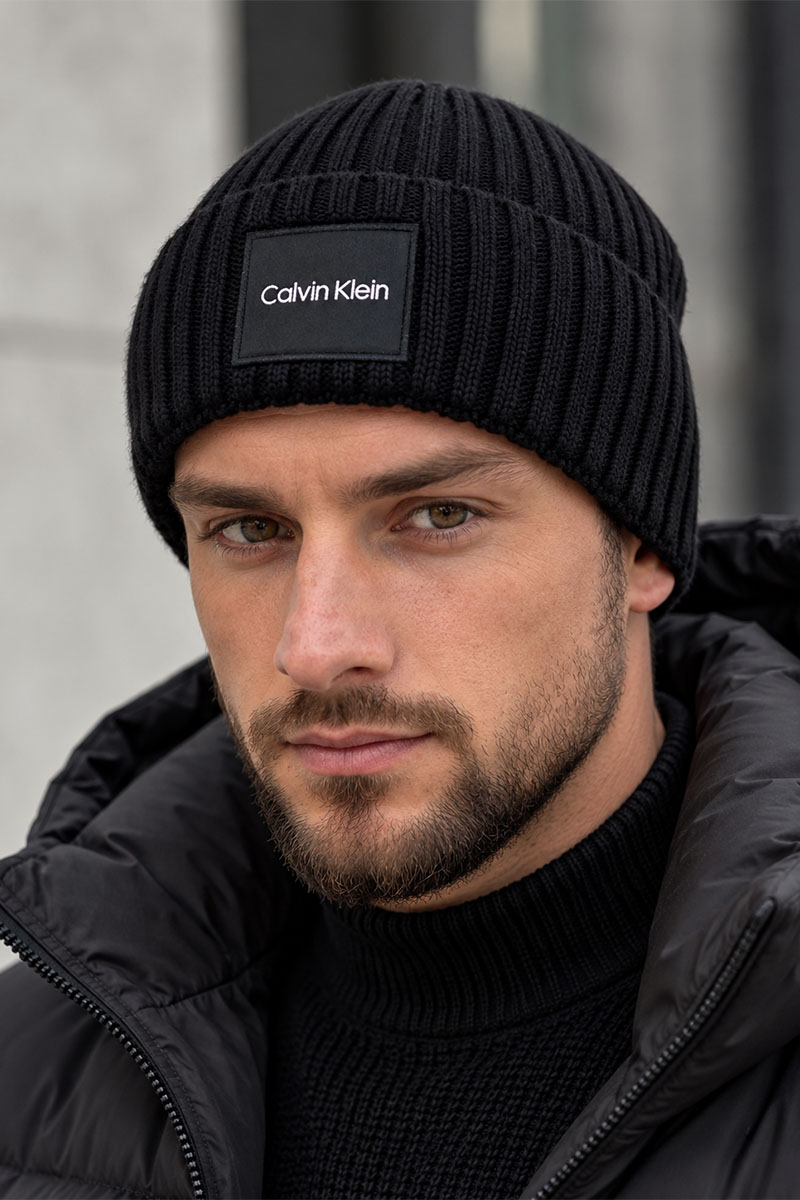 Calvin Klein Мужская шапка чёрного цвета logo-patch