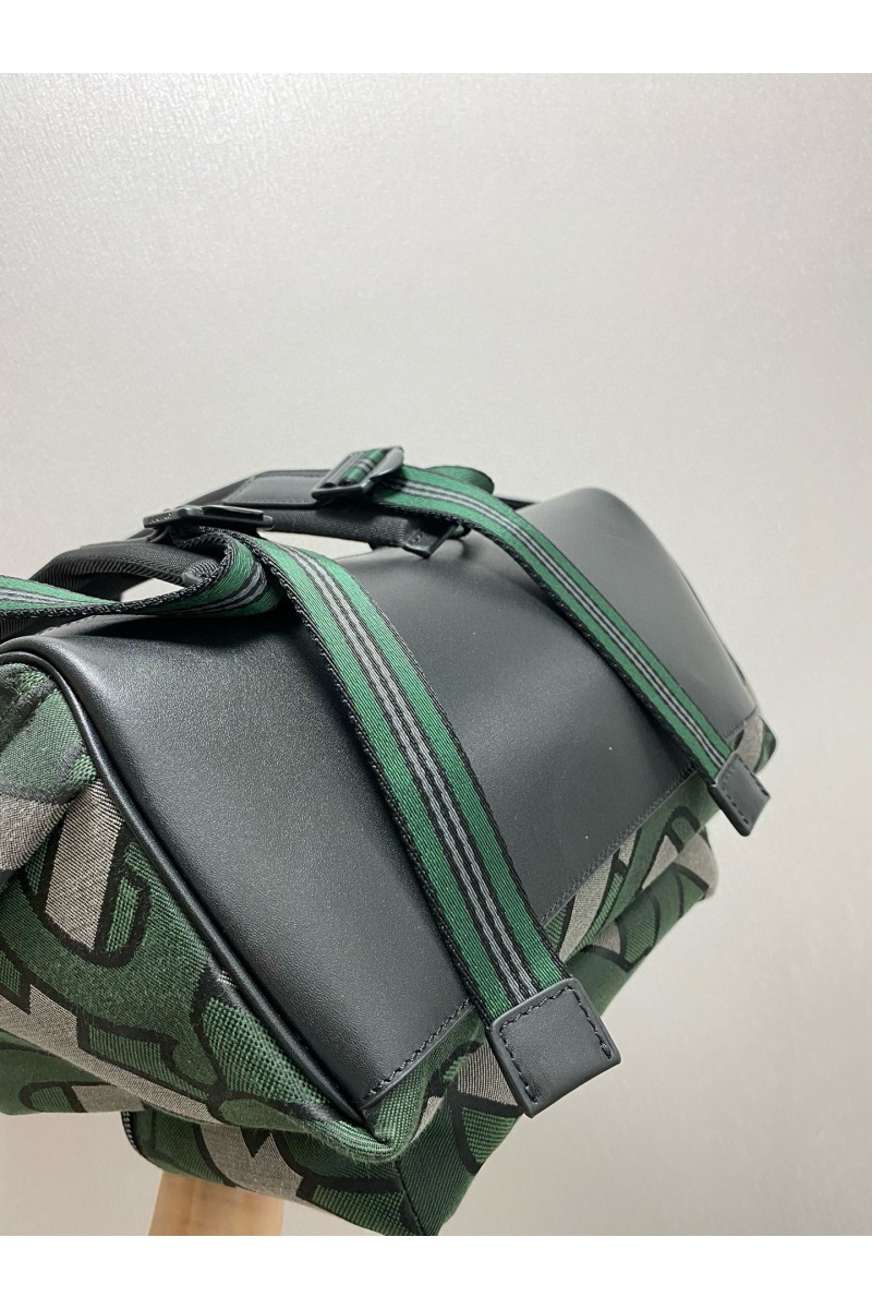 Burberry Рюкзак зелёного цвета TB Monogram Premium 30.5x14.5x42.5 см