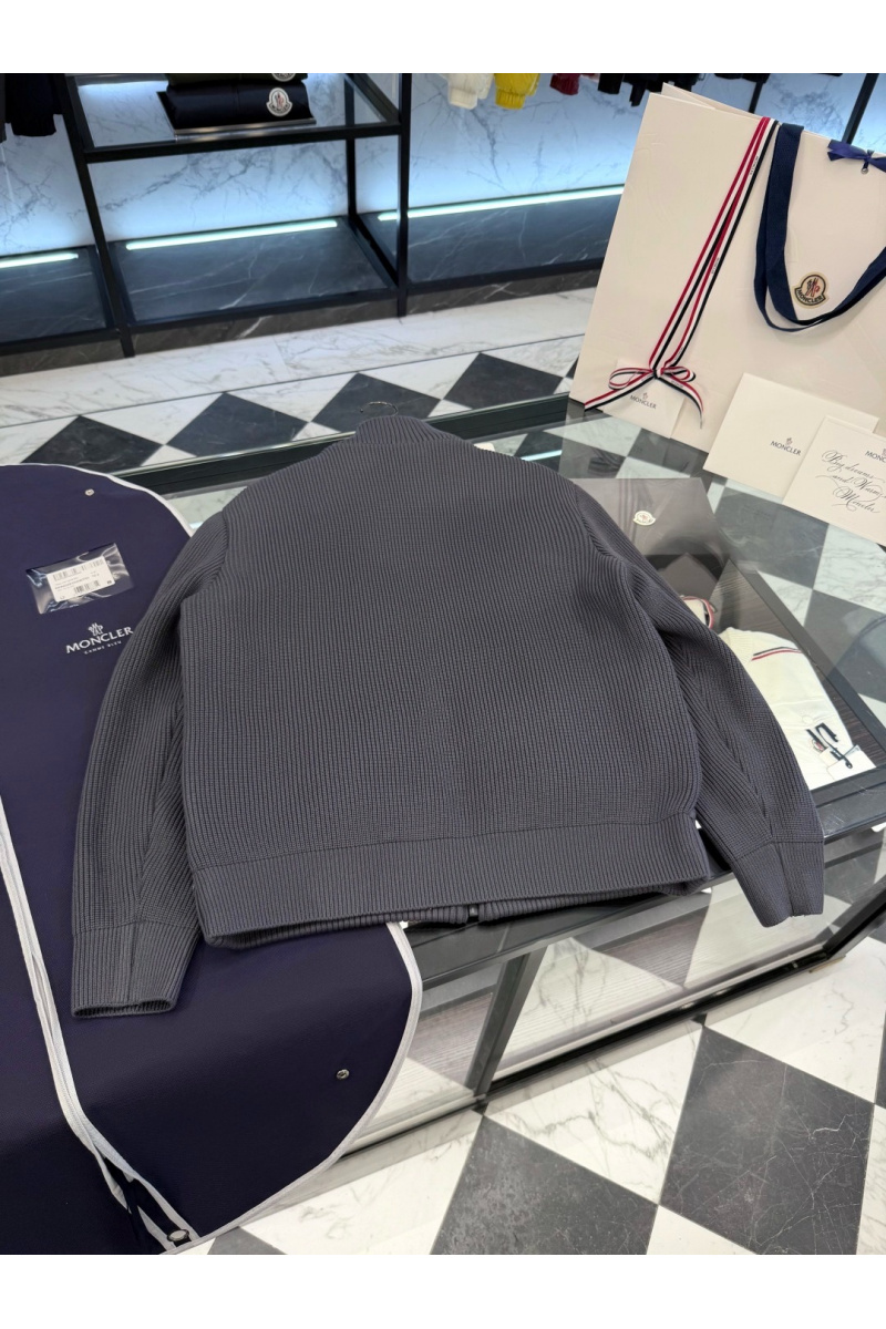 Moncler Куртка с вязаными рукавами серого цвета 