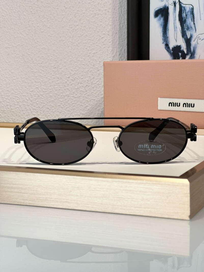 MIU MIU Женские солнцезащитные очки Oval