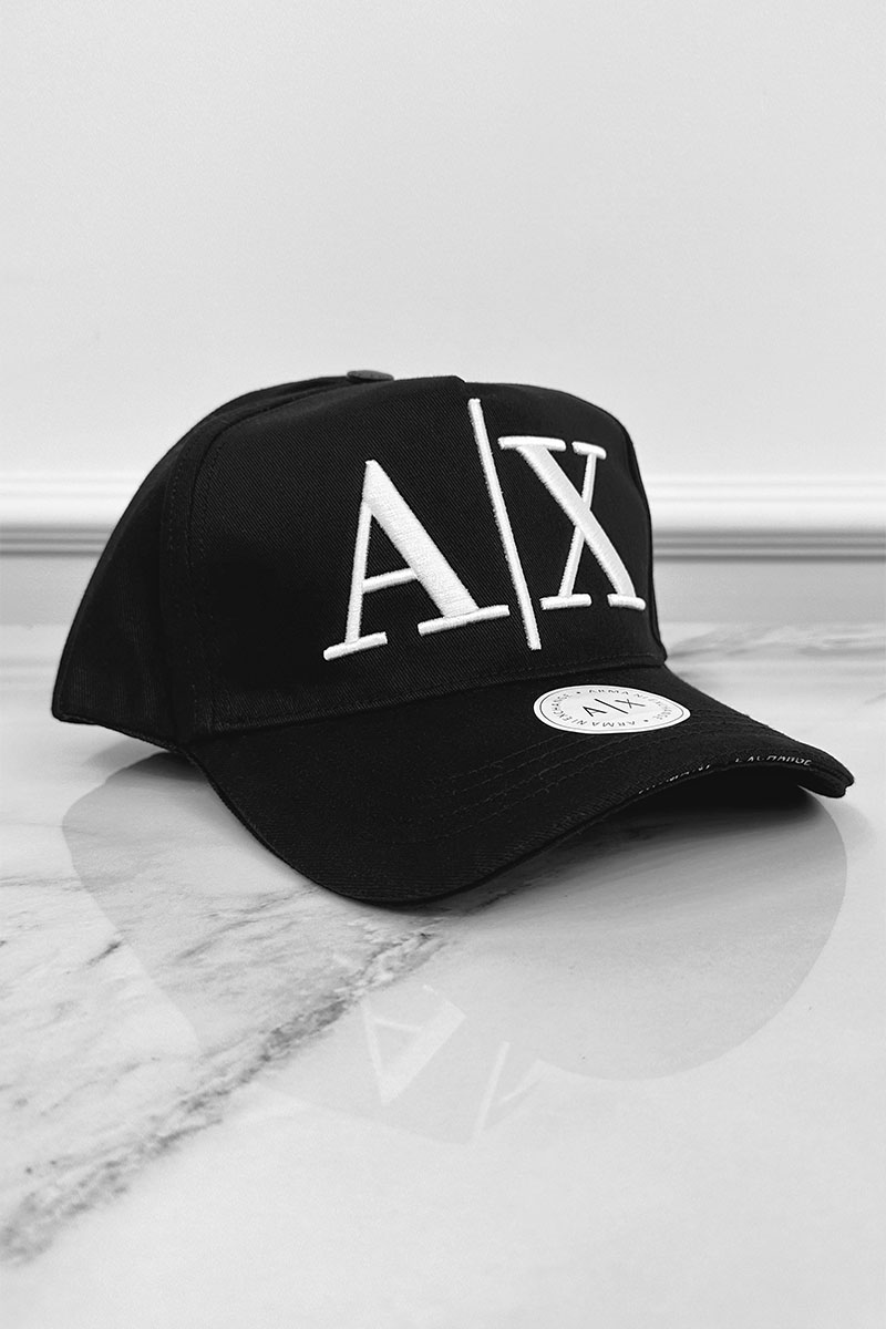 Emporio Armani EA7 Бейсболка чёрного цвета embroidered-logo