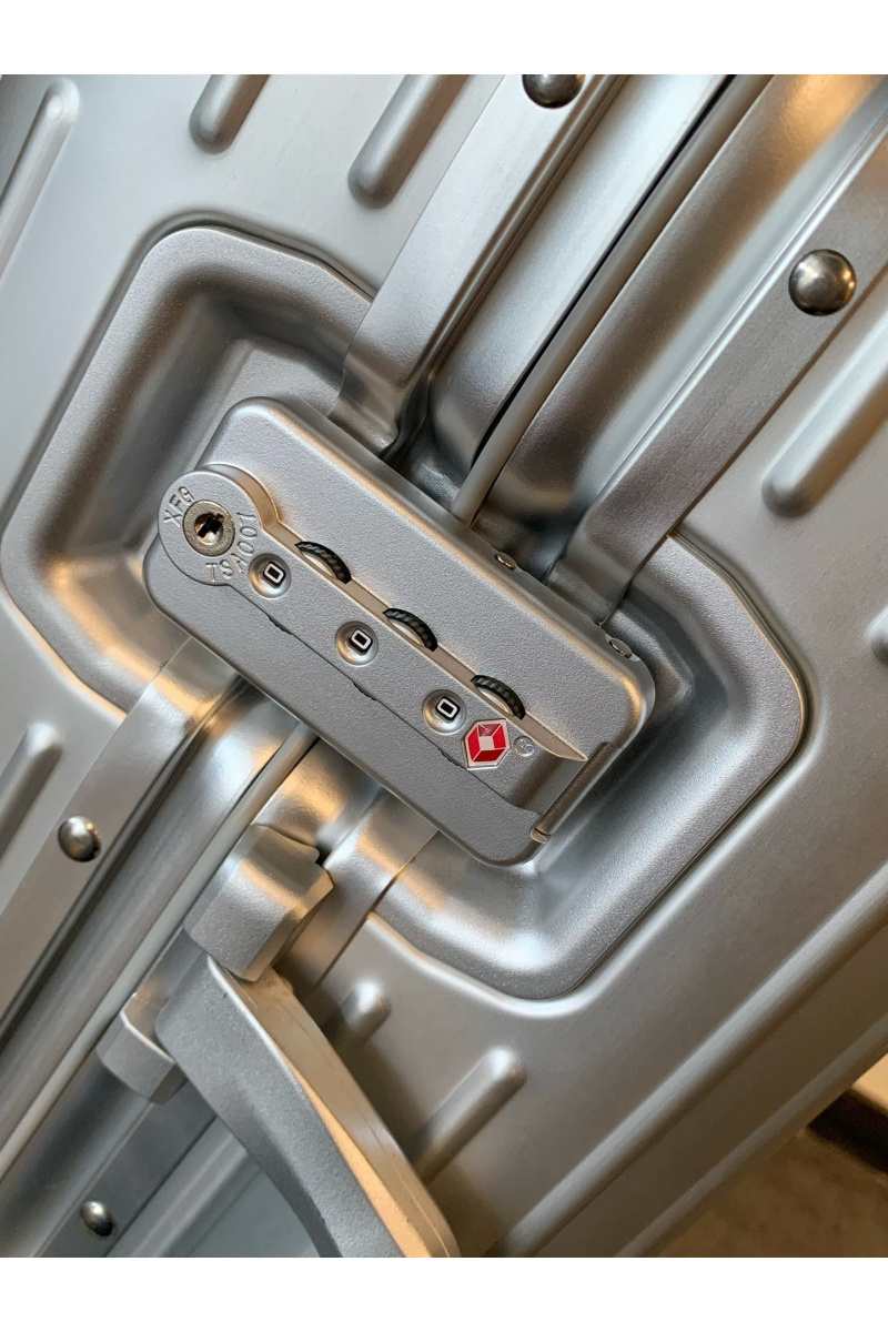 Rimowa Чемодан Aluminum S Premium 54x36x23 см