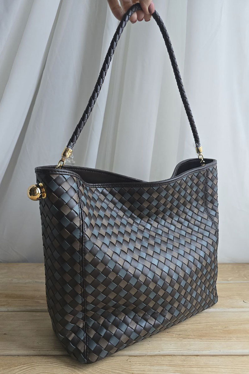 Bottega Veneta Кожаная сумка 33x26 см