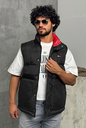 Мужской чёрный жилет 