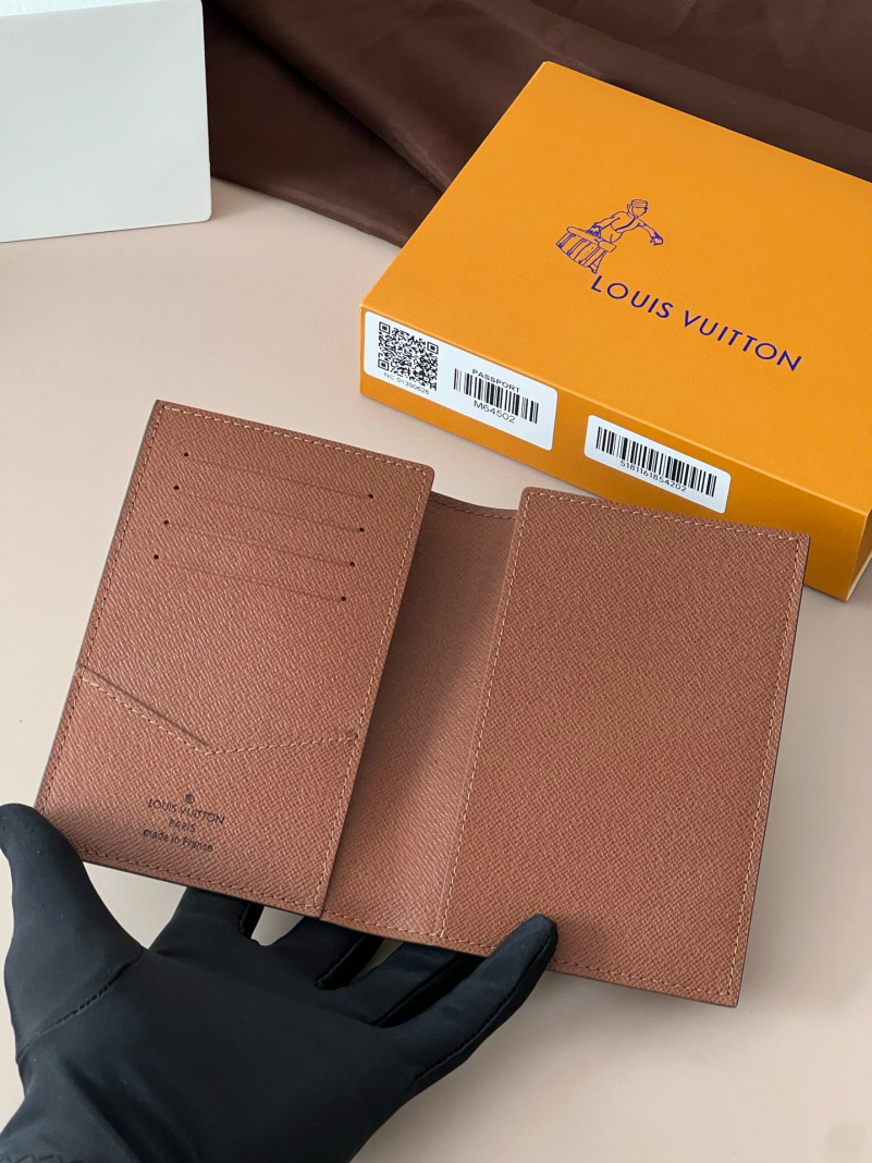 Lоuis Vuittоn Кожаная обложка для паспорта Premium 14x9.5x1.5 см