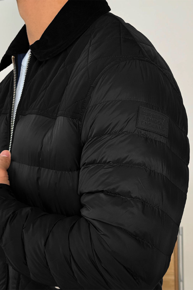 Burberry Чёрная пуховая куртка London England logo-patch