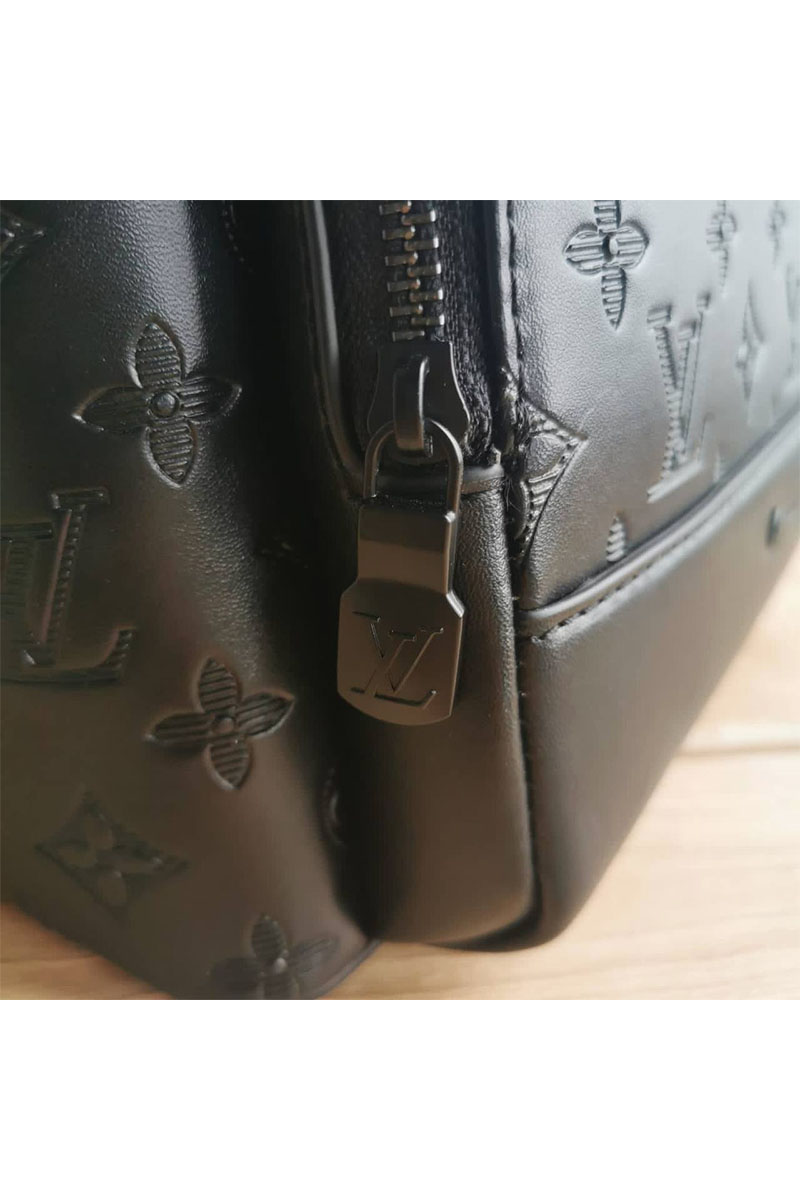 Lоuis Vuittоn Чёрный кожаный рюкзак Racer Monogram Shadow 38x30x18 см
