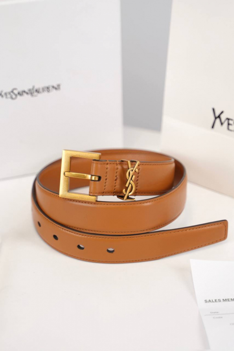 Yves Saint Laurent Кожаный ремень (ширина 3 см, длина 80 / 85 см)