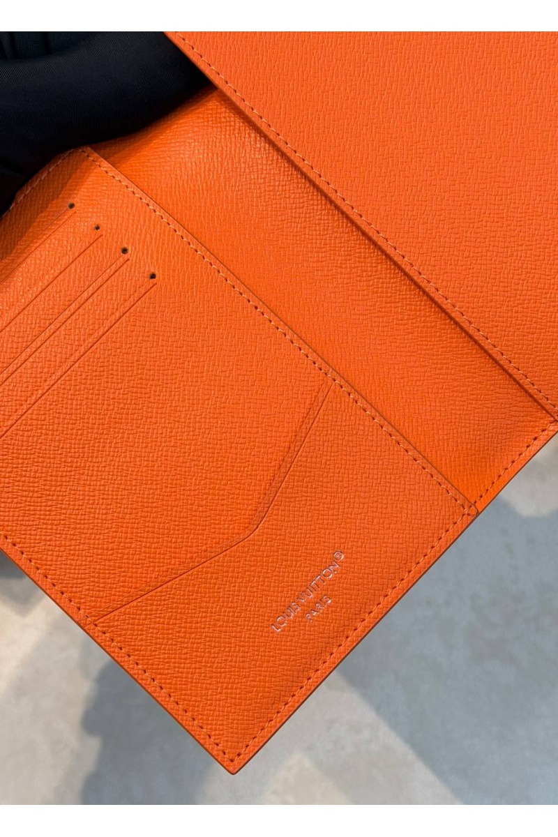 Lоuis Vuittоn Кожаная обложка для паспорта Rouge Brique premium 14x10x2.5 см