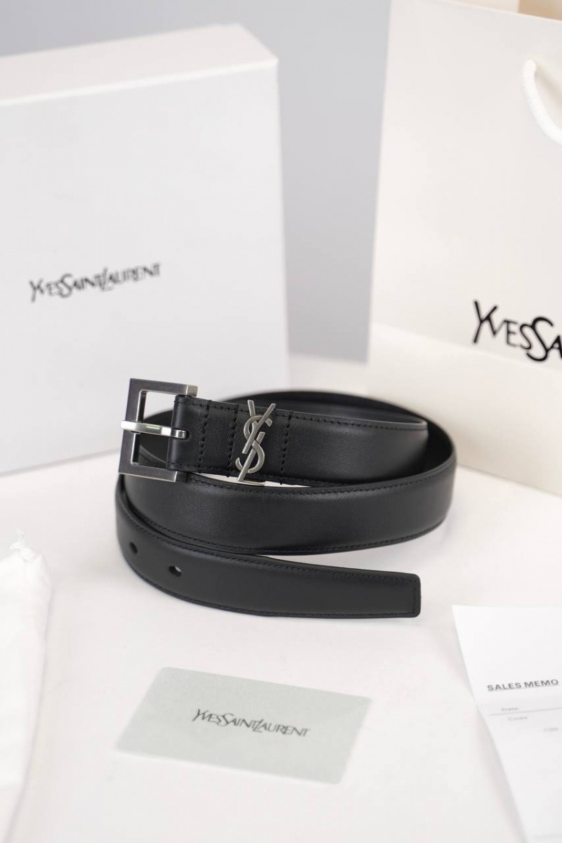 Yves Saint Laurent Кожаный ремень Cassandre (ширина 3 см, длина 80 / 85 см)