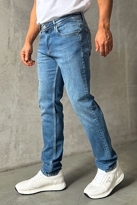 Мужские синие джинсы 