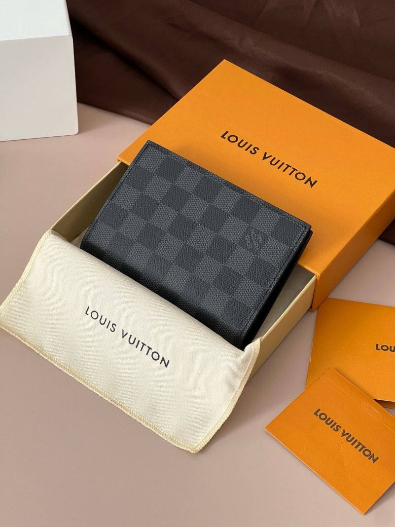 Lоuis Vuittоn Кожаная обложка для паспорта Premium 14x9.5x1.5 см