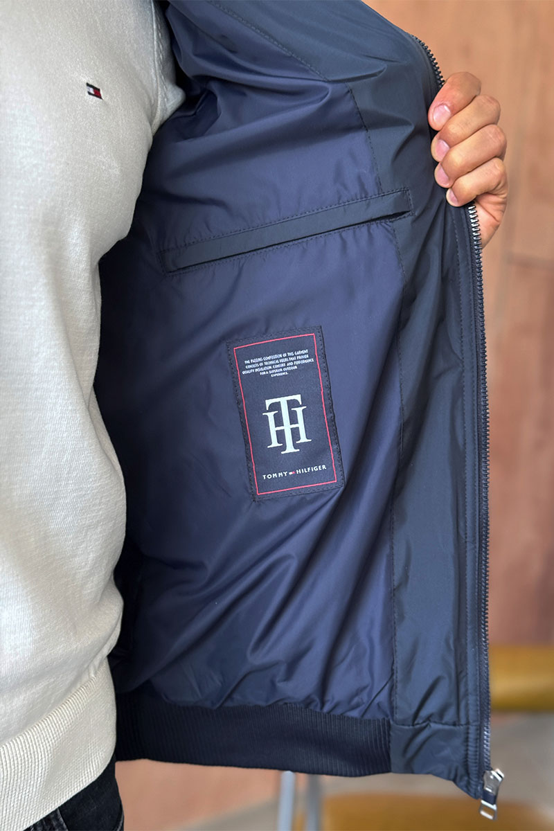 Tommy Hilfiger Куртка синего цвета logo-patch