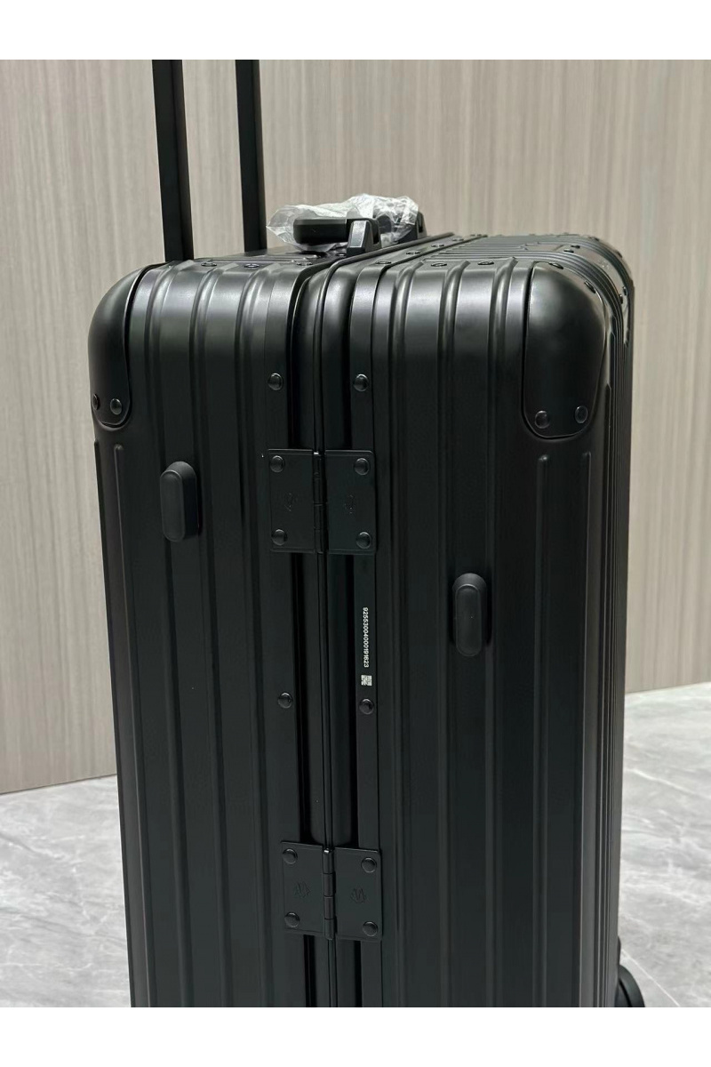 Rimowa Чемодан Aluminum M Premium 66x43x27 см