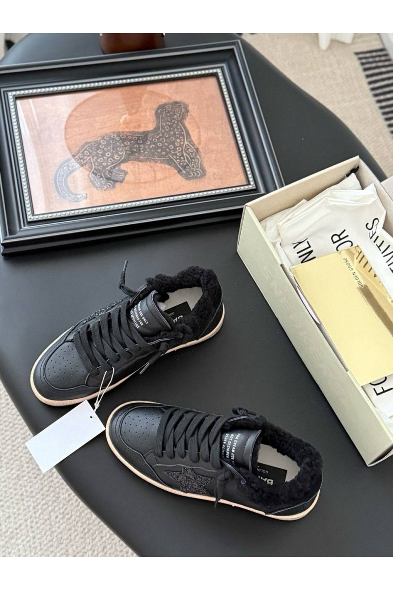 Designer Clothing Женские кроссовки с мехом Golden Goose