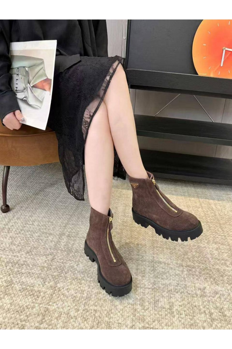 Prada Женские замшевые сапоги 