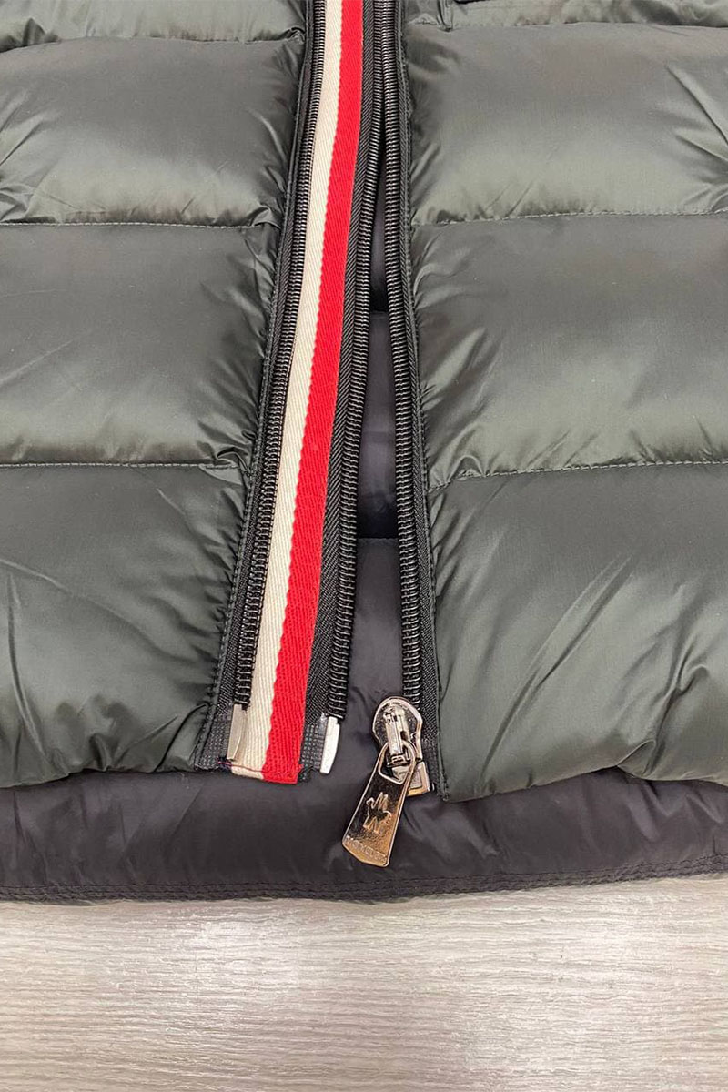Moncler Мужской пуховик тёмно-зелёного цвета