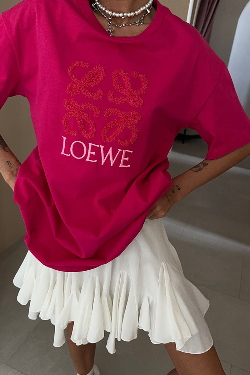 Loewe Женская оверсайз футболка малинового цвета