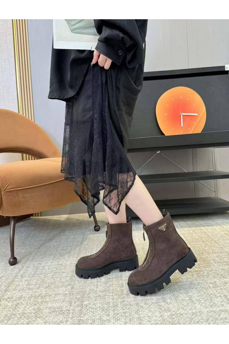 Prada Женские замшевые сапоги 