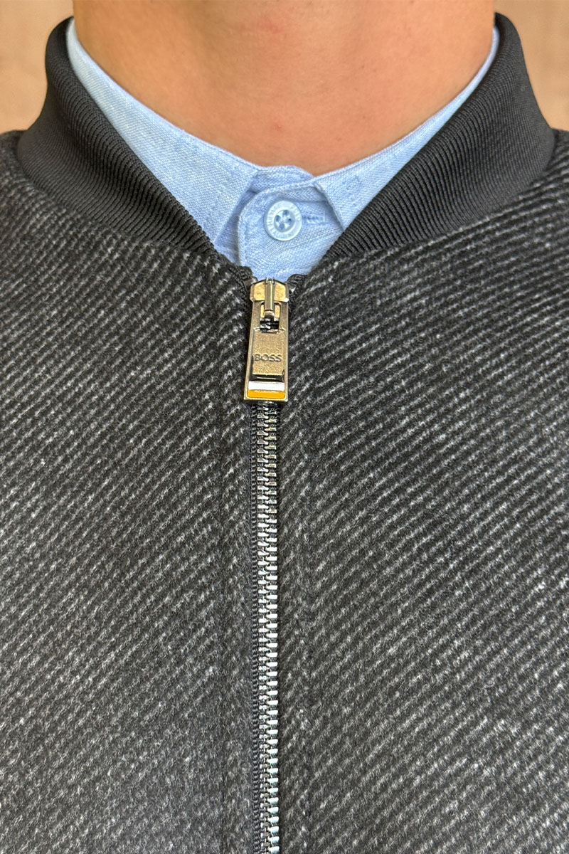 Hugо Воss Мужской бомбер чёрного цвета