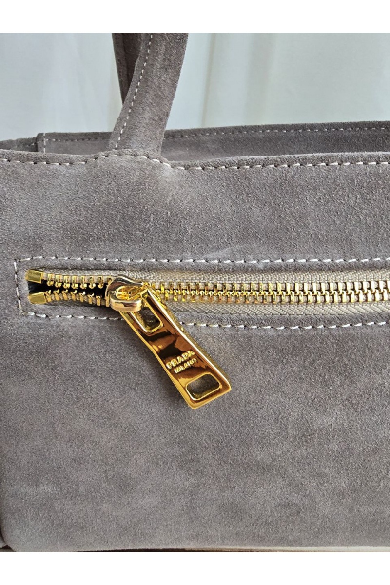 Prada Замшевая сумка 30x16 см