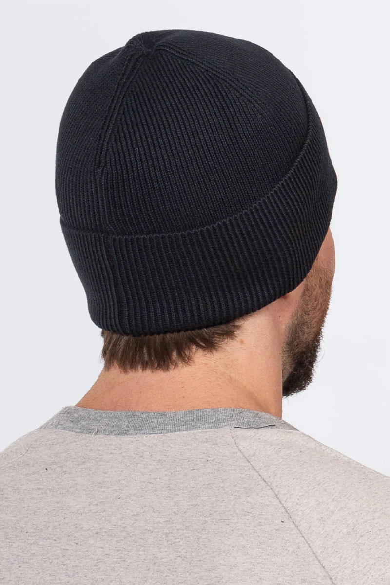 Emporio Armani EA7 Шапка синего цвета Mountain U Shield 