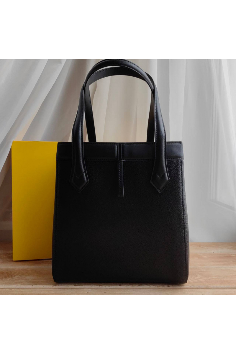 Fendi Кожаная сумка Origami Large 40x27 см