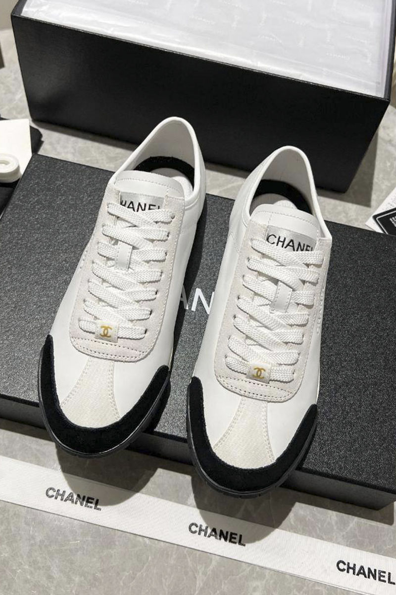 Chаnеl Женские кожаные кроссовки белого цвета