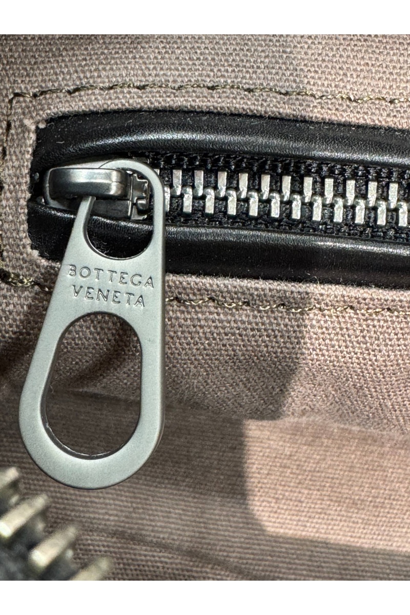 Bottega Veneta Кожаный несессер Intreccio premium 25x14x8 см