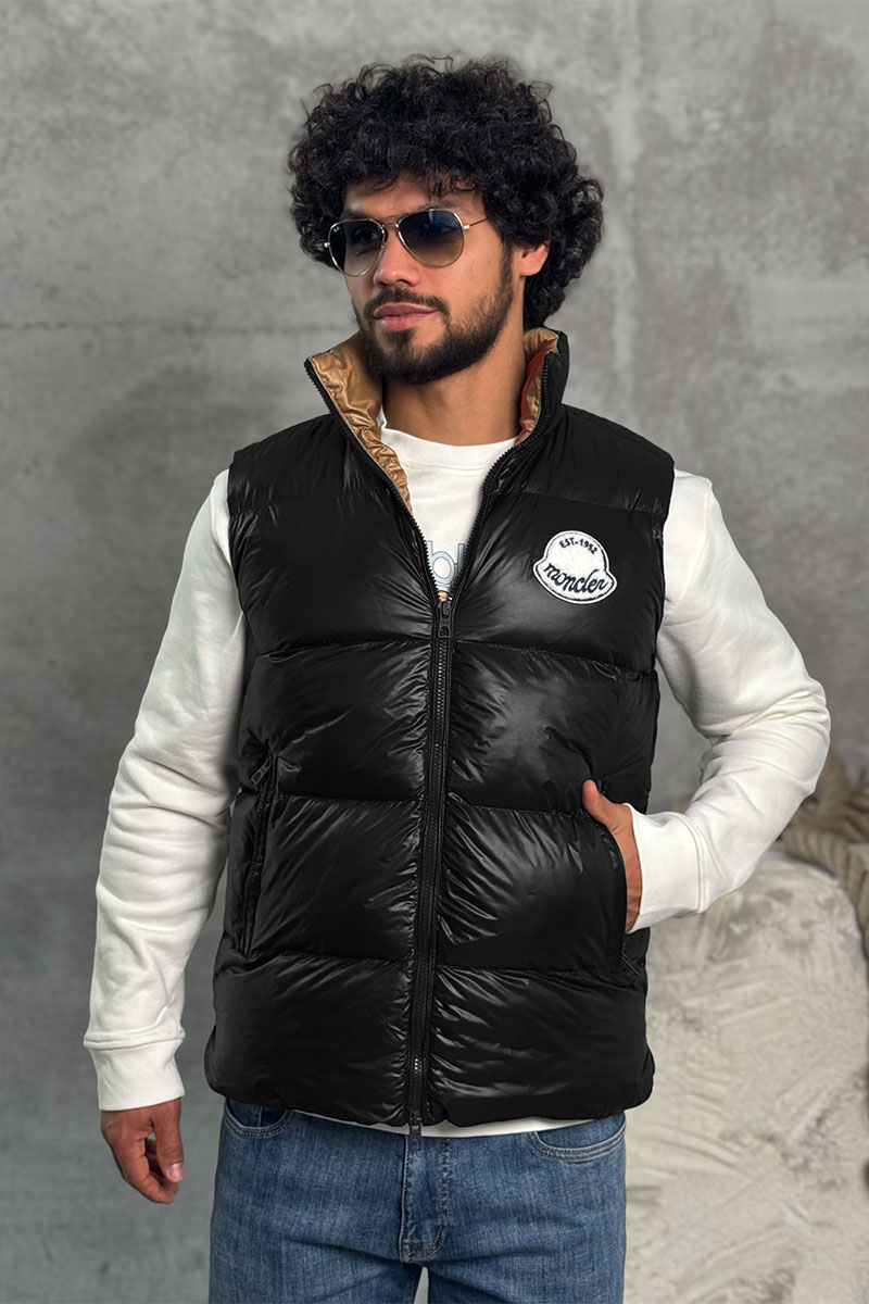 Moncler Утеплённый жилет чёрного цвета