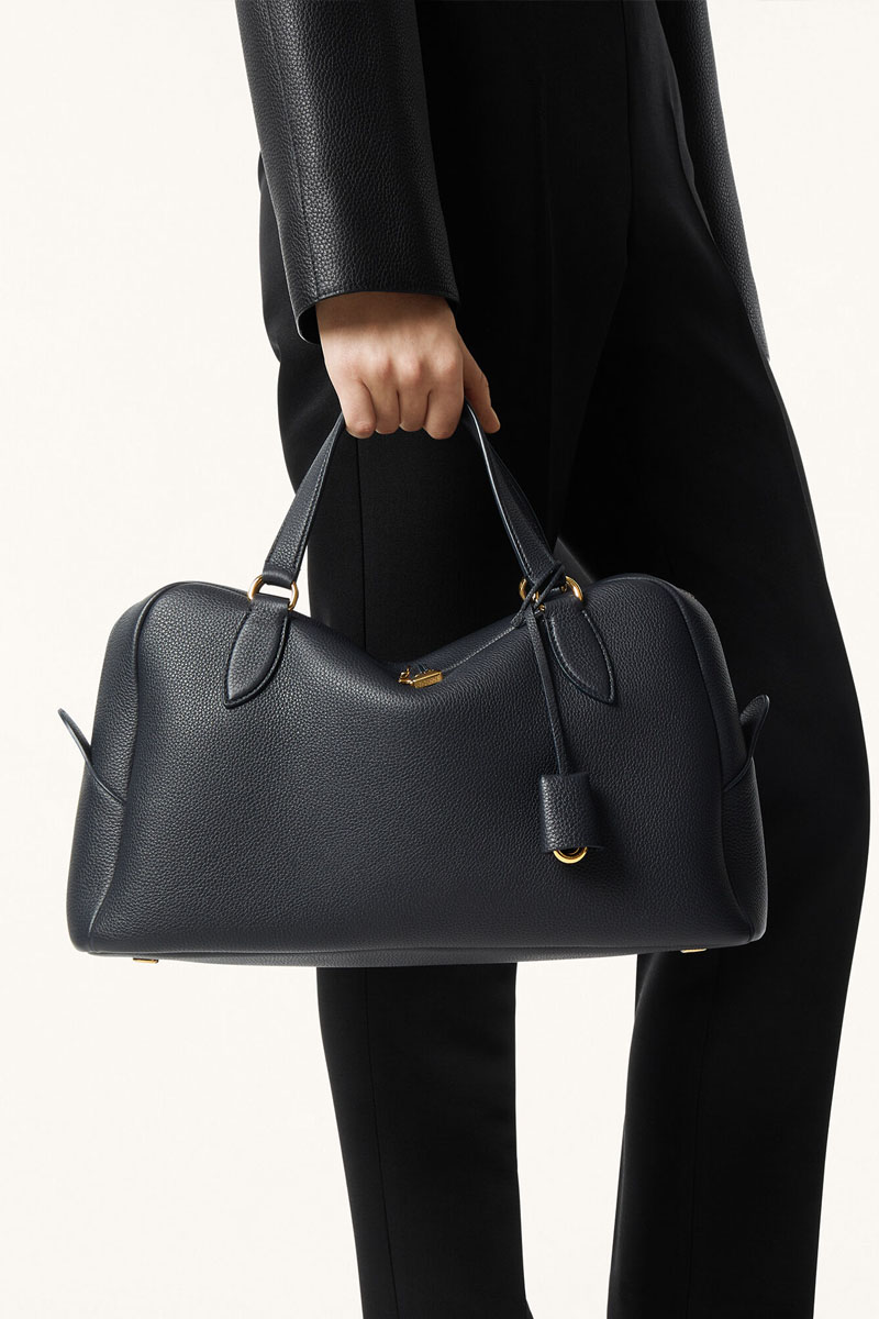 Loro Piana Кожаная сумка Medium Needle 39x23 см